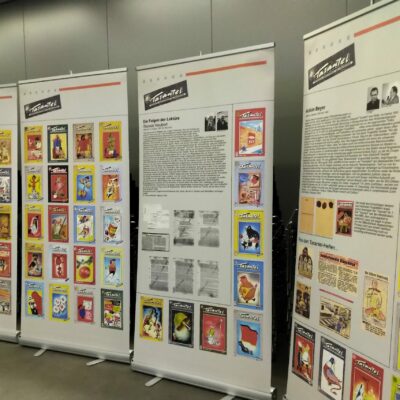 Sonderausstellung "Tarantel - Satire im Krieg" des Dokumentationszentrums im Besucherzentrum der Stiftung Berliner Mauer