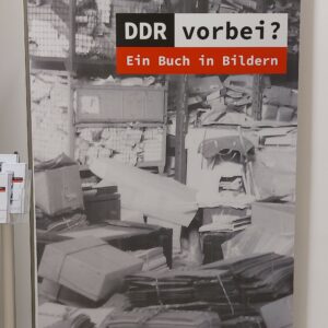 Anfangsflächen auf Roll-Up zur inhaltlichen Einführung in die Fotoausstellung