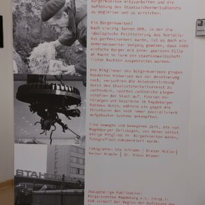 Anfangsflächen auf Roll-Up zur inhaltlichen Einführung in die Fotoausstellung