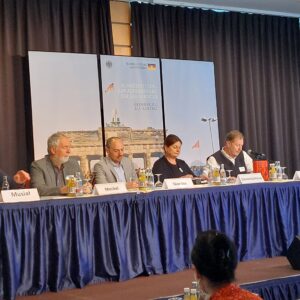 Abschließendes Podiumsgespräch am 30.04.2022 mit Dr. Denemarková, Markus Meckel, Prof. Scherbakova, Dr. Skordos und Stefan Nölke 