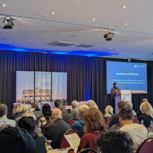 Begrüßung durch Dr. Anna Kaminsky (Direktorin der Bundesstiftung Aufarbeitung)